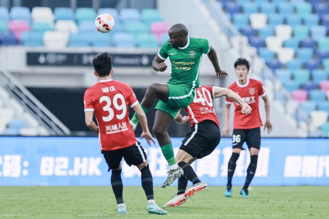 【中超】董宇自摆乌龙埃沃洛救主 成都1比1战平浙江