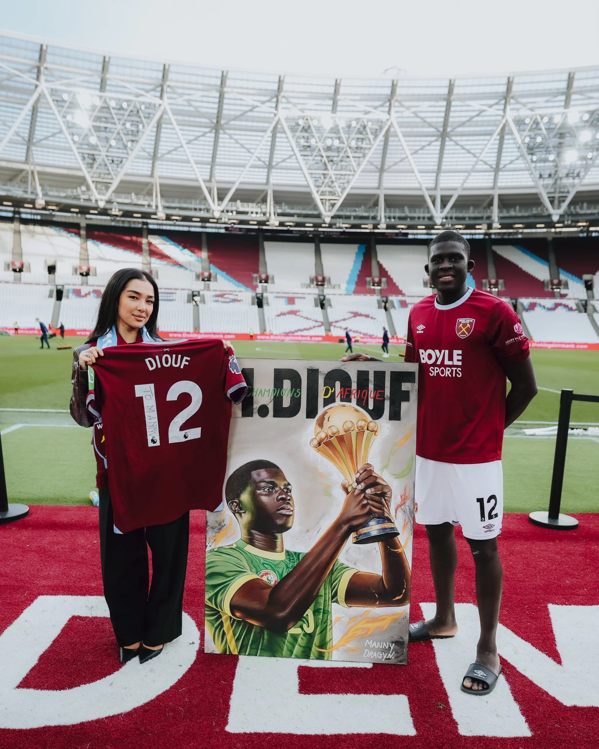 百度体育-西汉姆联官方：祝贺后卫迪乌夫获得非洲杯冠军